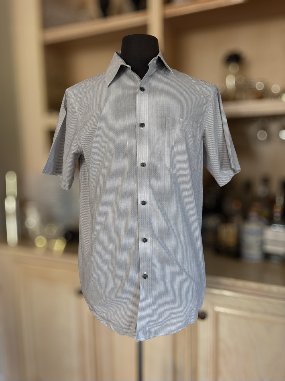 Hart Schaffner Marx Men's Striped Cotton-Linen Shirt